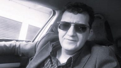 Photo of وزير الاتصال يعزي في وفاة الصحفي زهير مهداوي