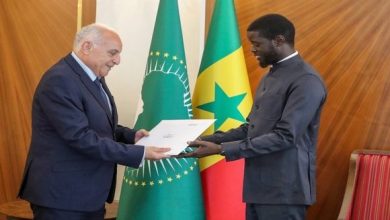 Photo of السيد عطاف يستقبل من طرف الرئيس السنغالي